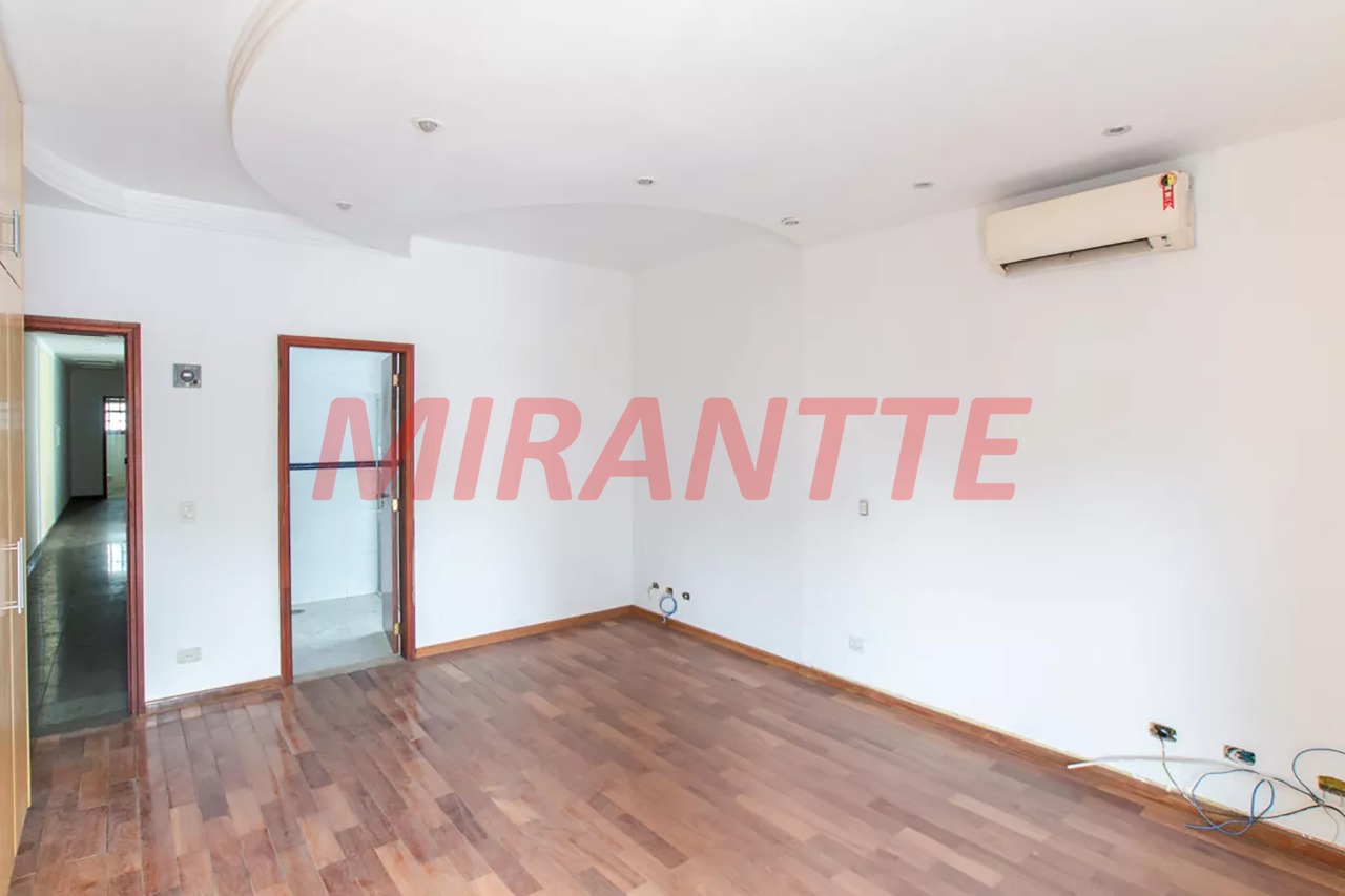 Sobrado de 239m² com 4 quartos em Vila Guilherme