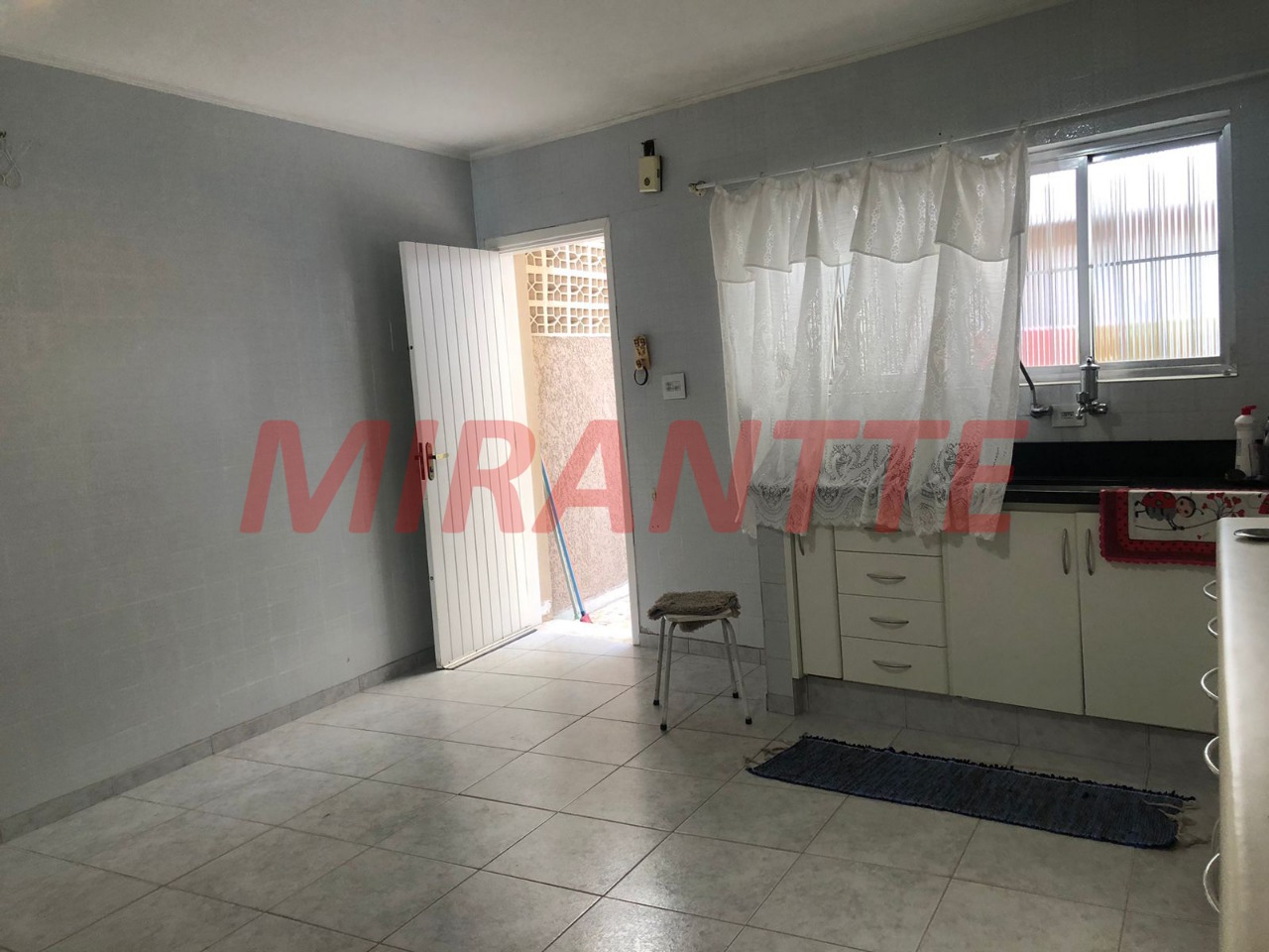Sobrado de 209m² com 3 quartos em Santana