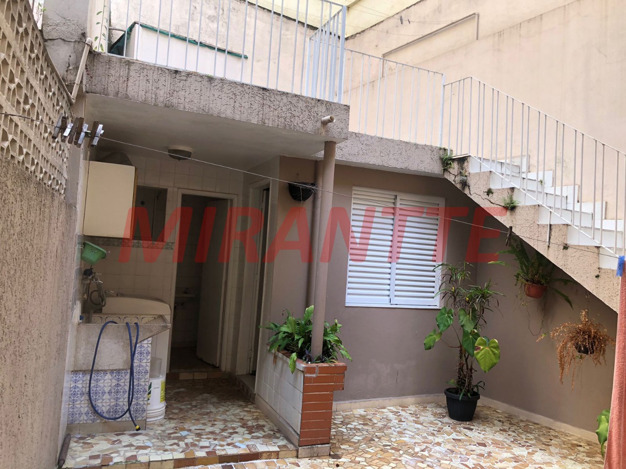 Sobrado de 209m² com 3 quartos em Santana