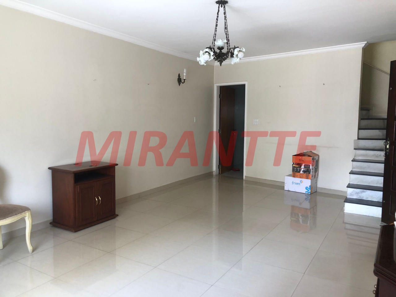Sobrado de 209m² com 3 quartos em Santana