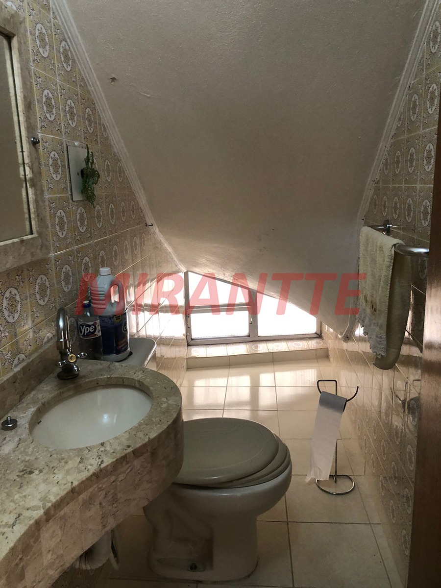 Sobrado de 209m² com 3 quartos em Santana