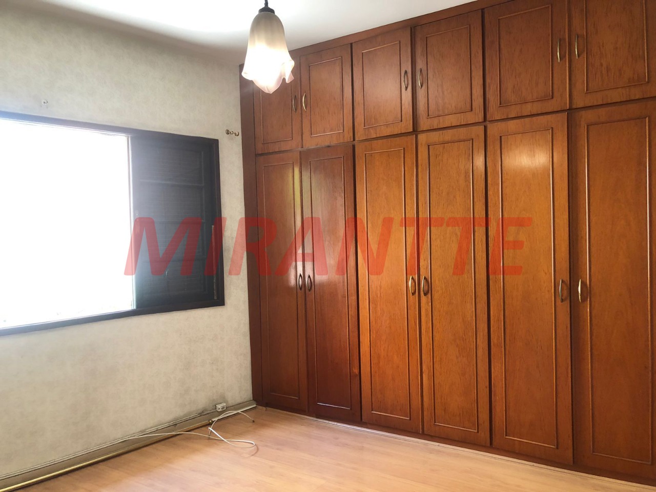 Sobrado de 209m² com 3 quartos em Santana
