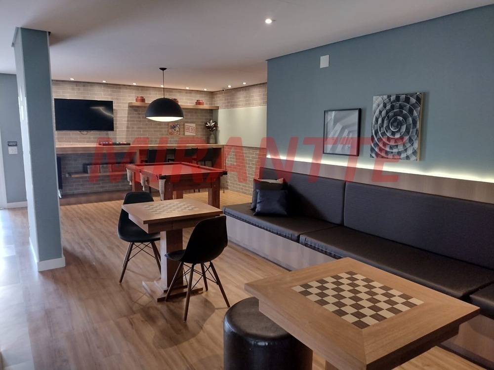 Apartamento de 42m² com 2 quartos em Santa Teresinha