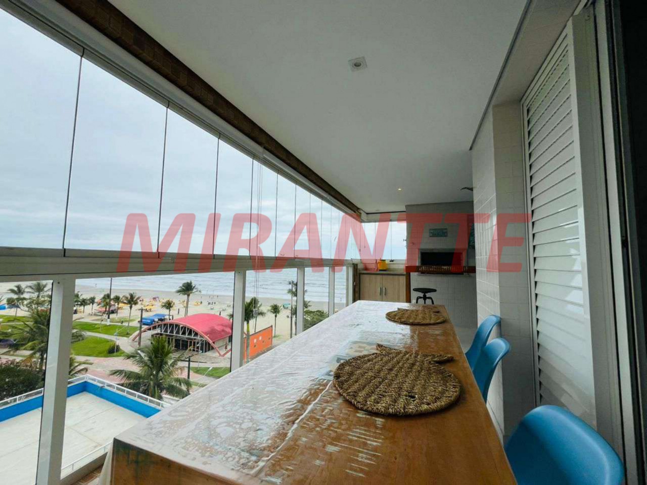 Apartamento de 98m² com 3 quartos em Centro