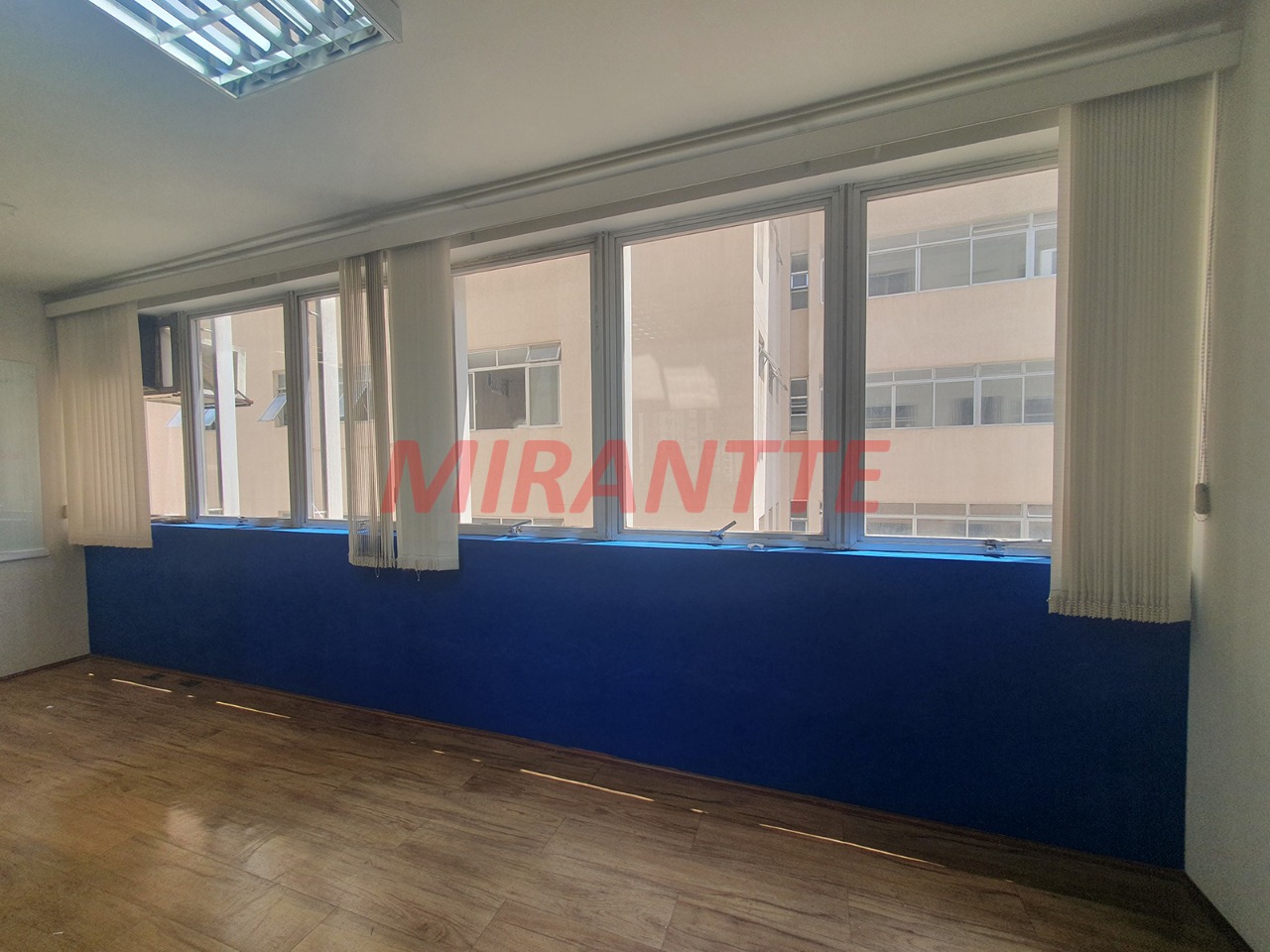 Conjunto comercial de 76m² em Paraíso