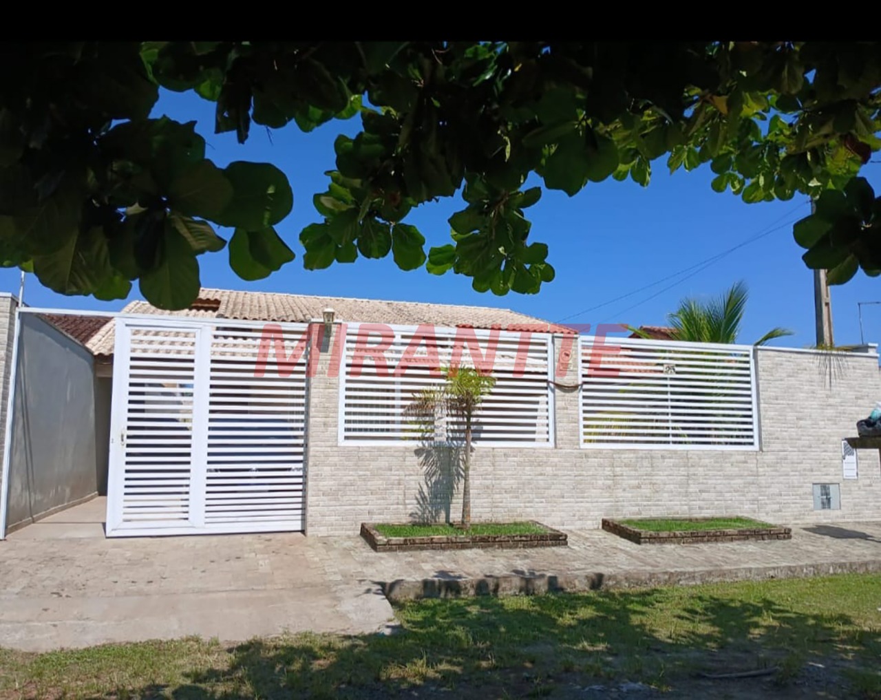 Casa terrea de 138.31m² com 3 quartos em Jamaica