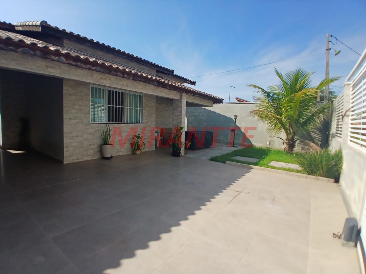Casa terrea de 138.31m² com 3 quartos em Jamaica
