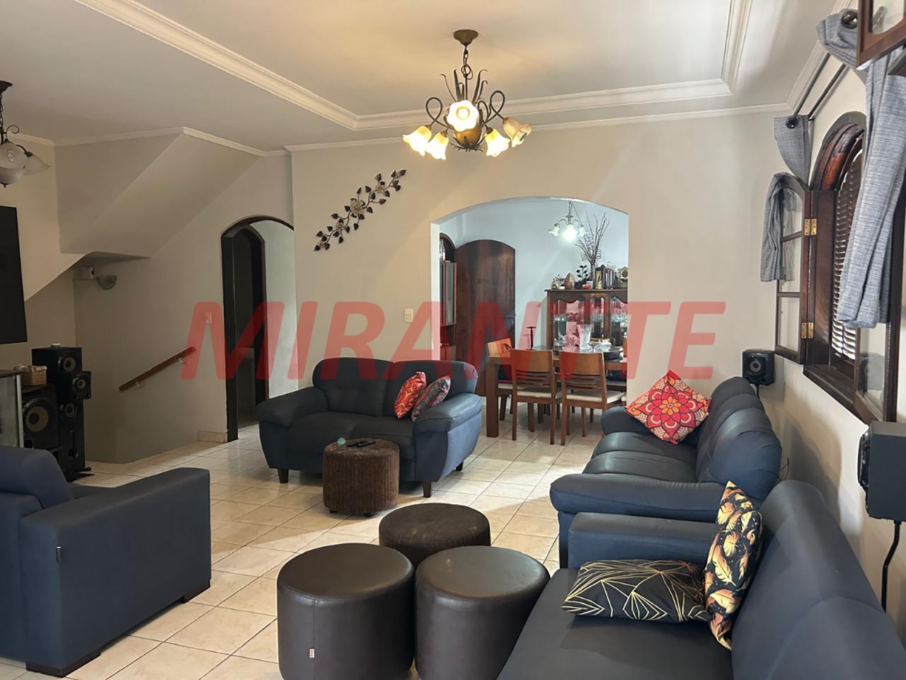 Sobrado de 309m² com 5 quartos em Parada Inglesa
