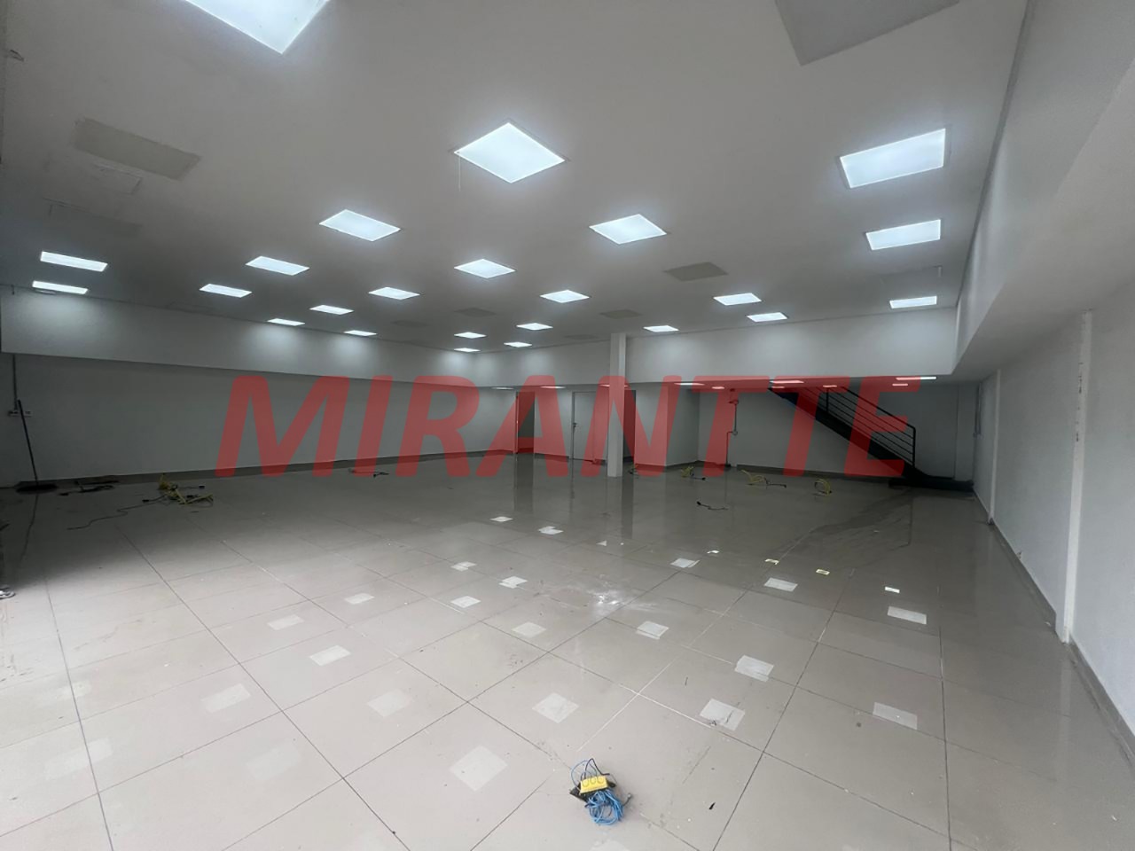 Comercial de 311m² em Cidade Monções