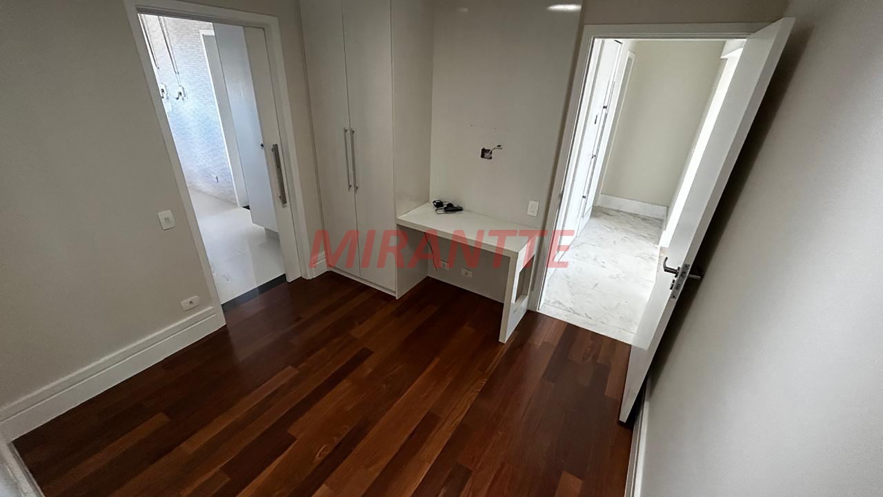 Apartamento de 228m² com 4 quartos em Santana