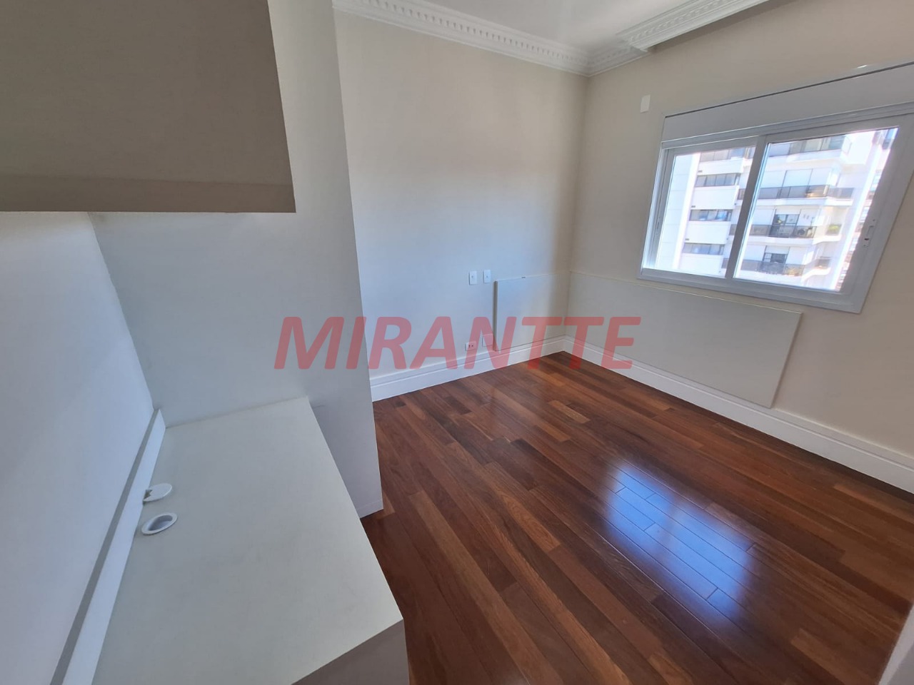 Apartamento de 228m² com 4 quartos em Santana