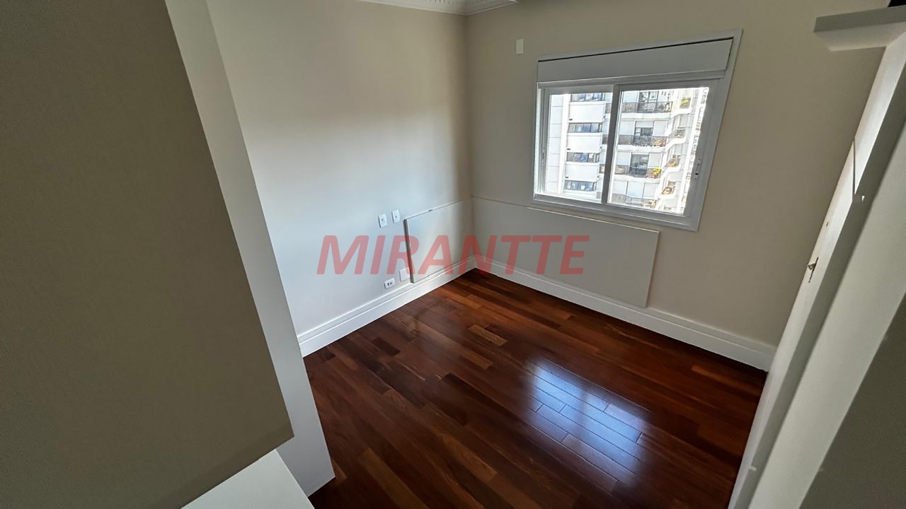 Apartamento de 228m² com 4 quartos em Santana