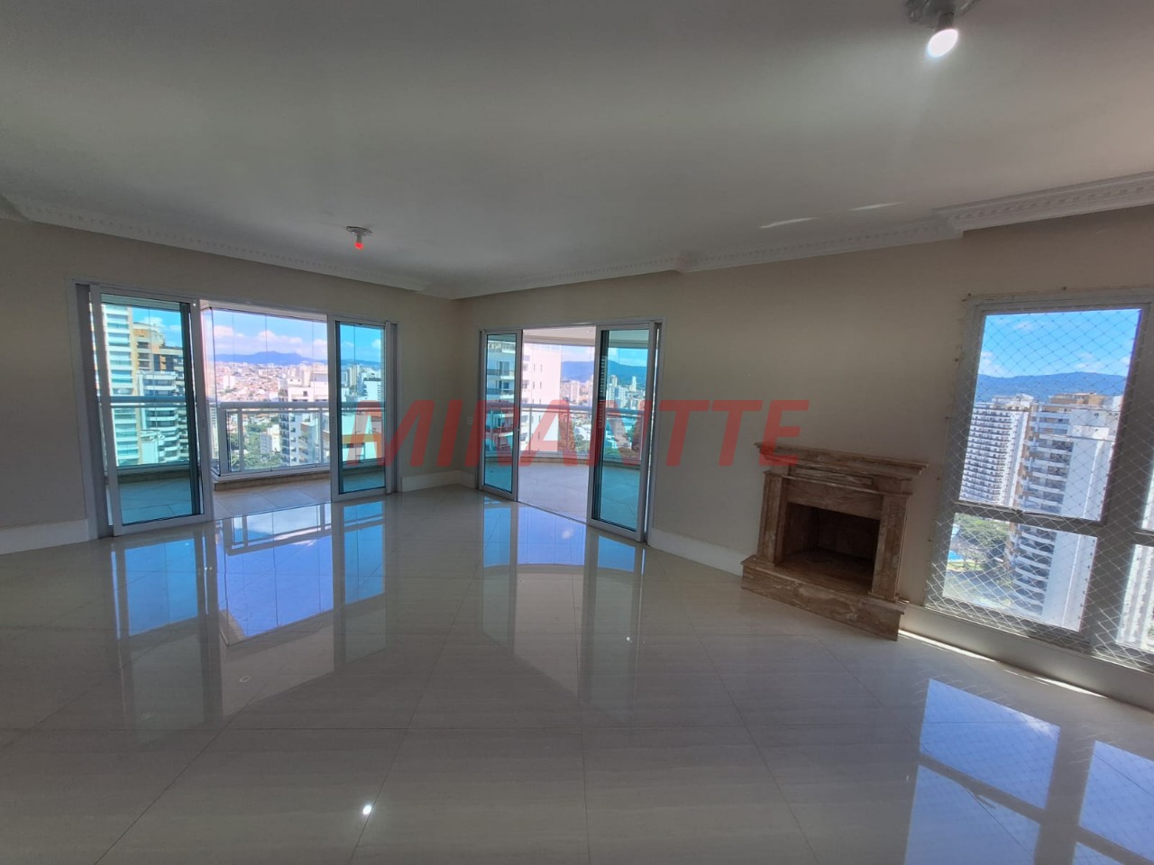 Apartamento de 228m² com 4 quartos em Santana