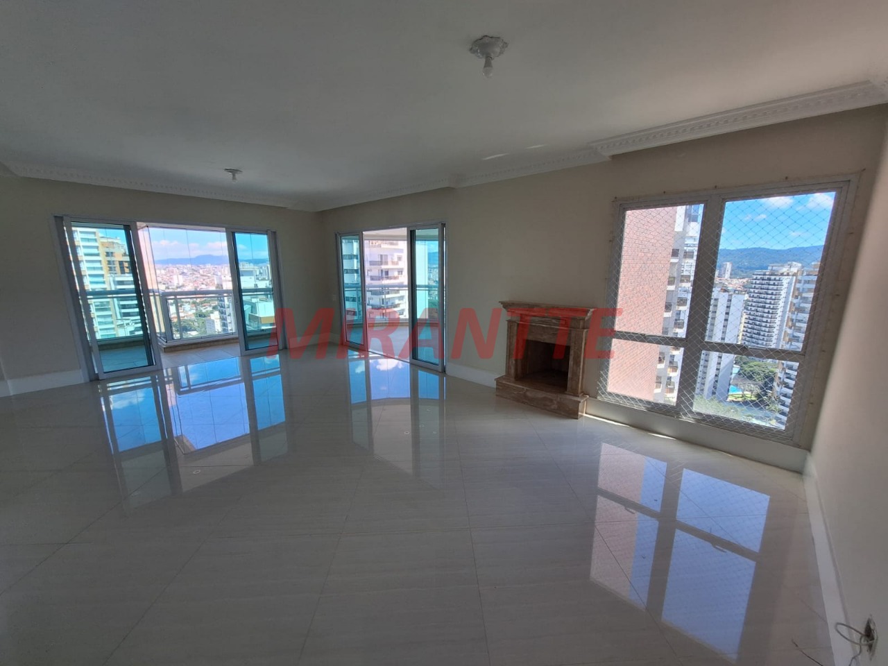 Apartamento de 228m² com 4 quartos em Santana