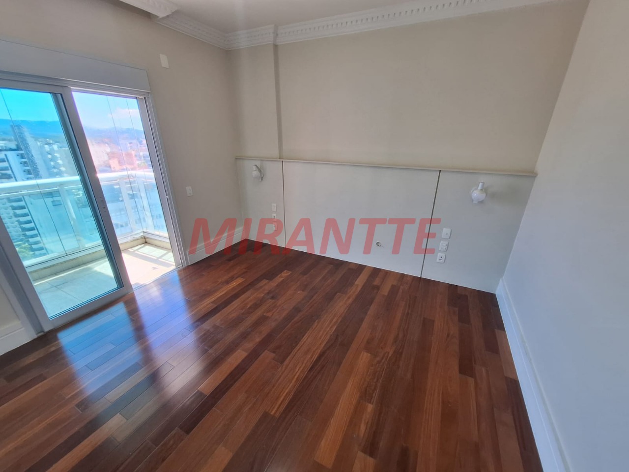 Apartamento de 228m² com 4 quartos em Santana
