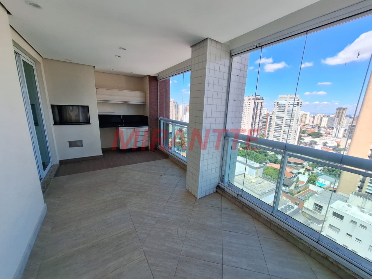 Apartamento de 228m² com 4 quartos em Santana