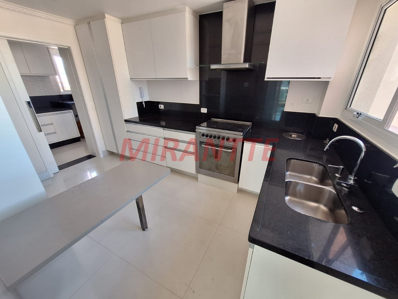 Apartamento de 228m² com 4 quartos em Santana