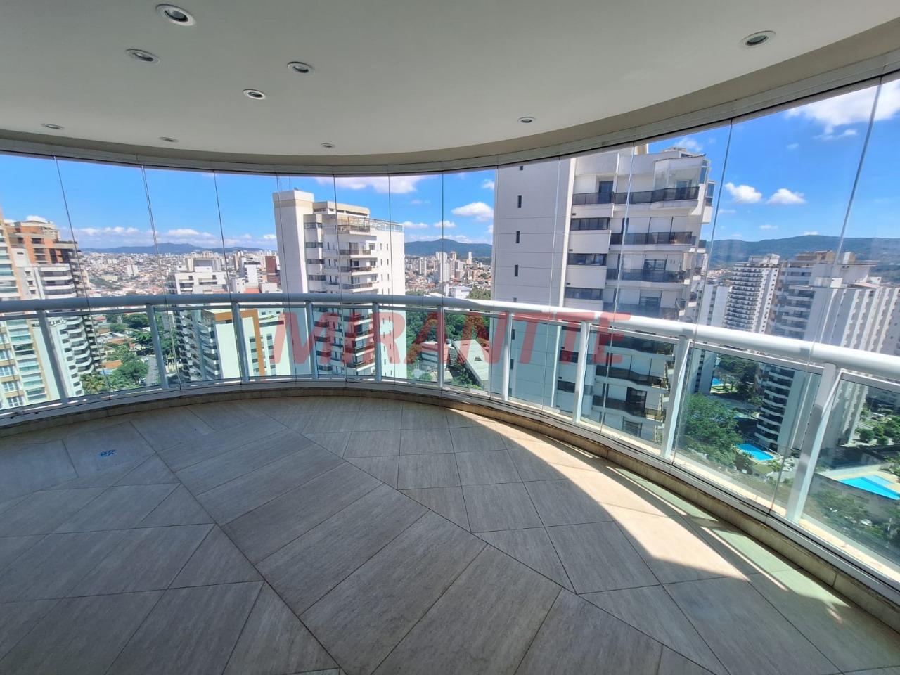 Apartamento de 228m² com 4 quartos em Santana