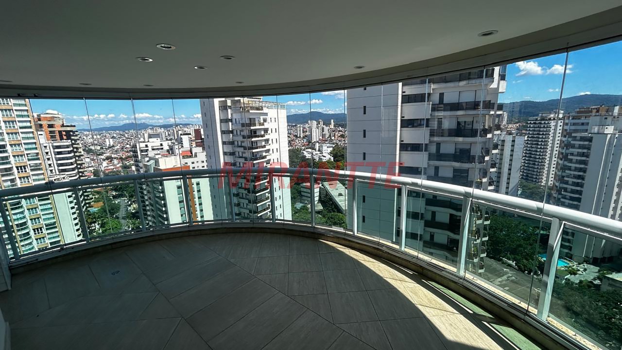 Apartamento de 228m² com 4 quartos em Santana