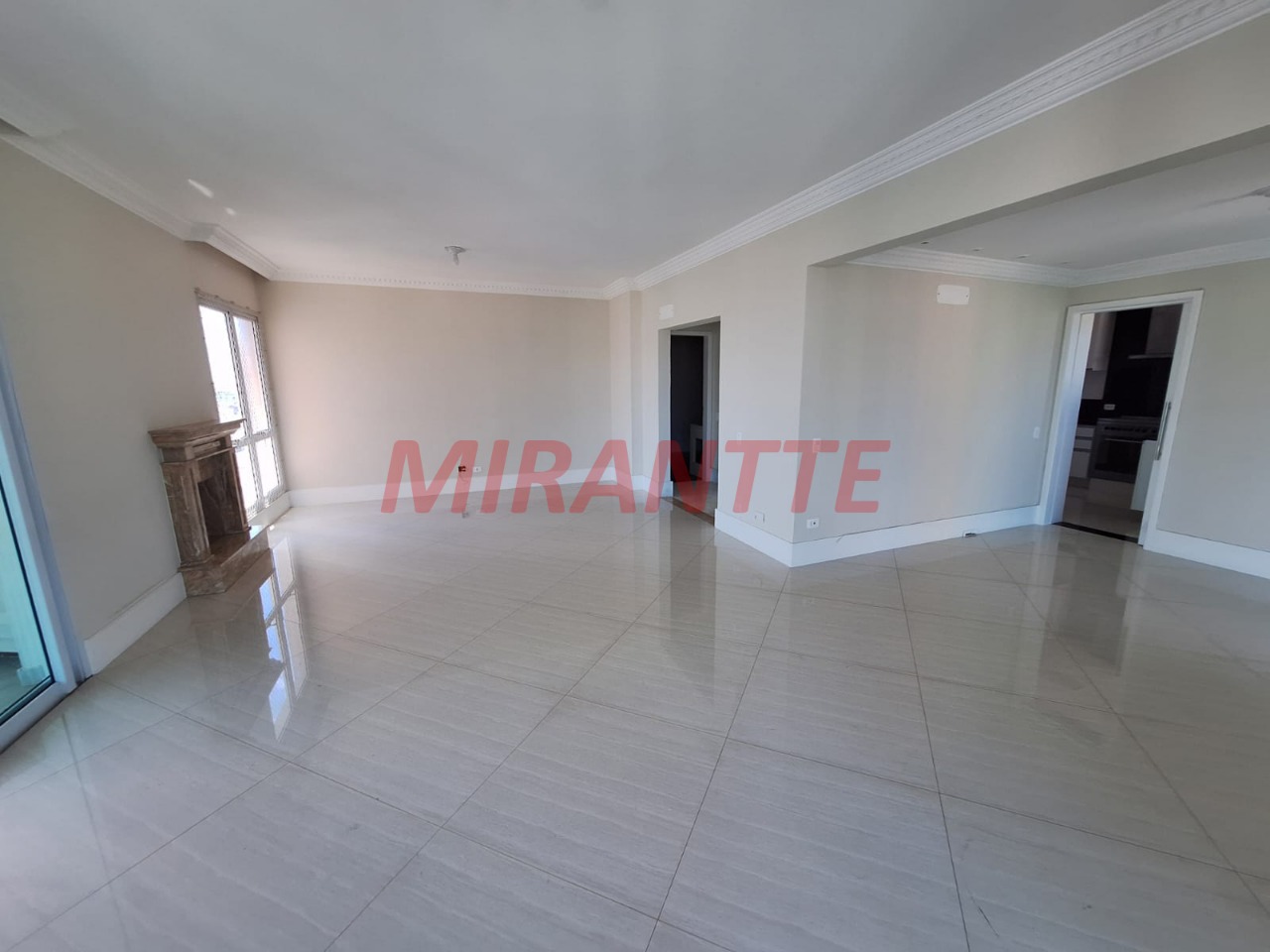 Apartamento de 228m² com 4 quartos em Santana