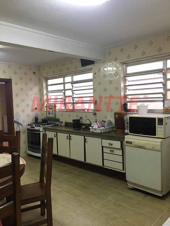 Sobrado de 159m² com 3 quartos em Água Fria