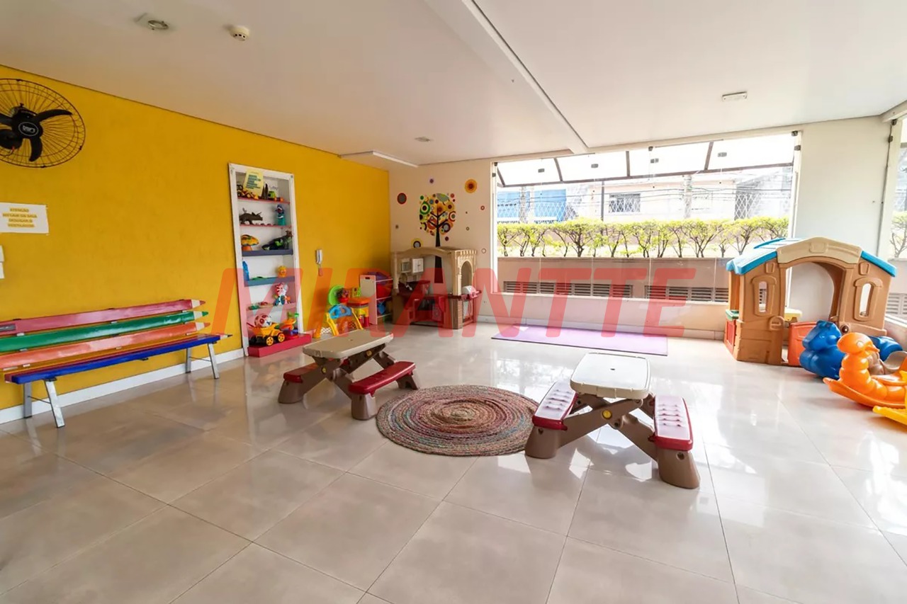 Apartamento de 69m² com 3 quartos em Limão