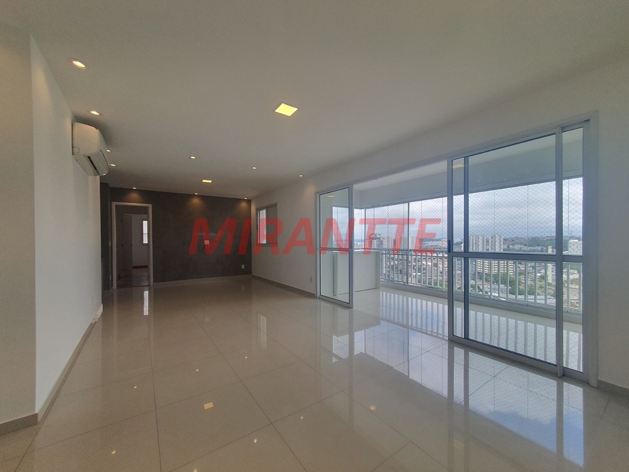Apartamento de 121m² com 2 quartos em Jardim Caravelas