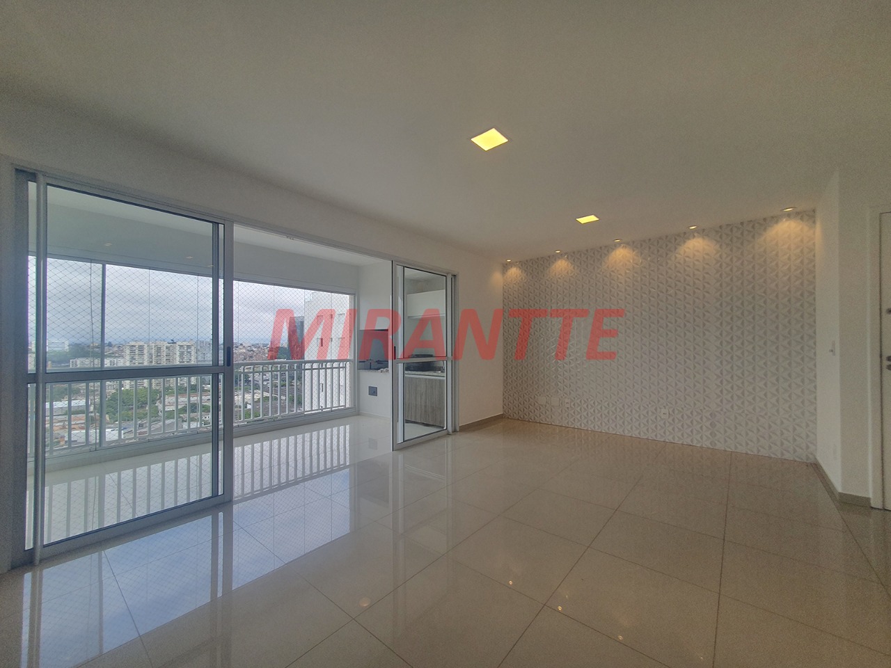 Apartamento de 121m² com 2 quartos em Jardim Caravelas