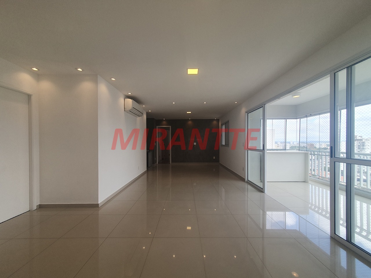 Apartamento de 121m² com 2 quartos em Jardim Caravelas