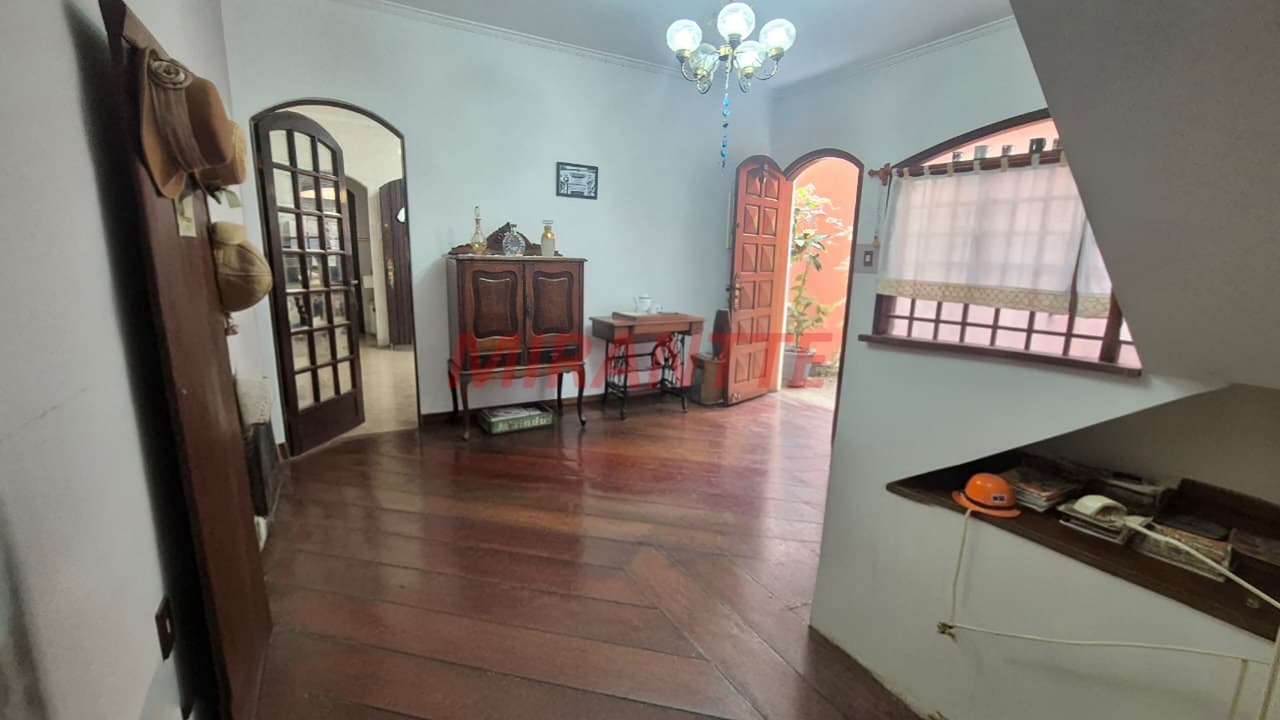Sobrado de 269m² com 4 quartos em Vila Basileia