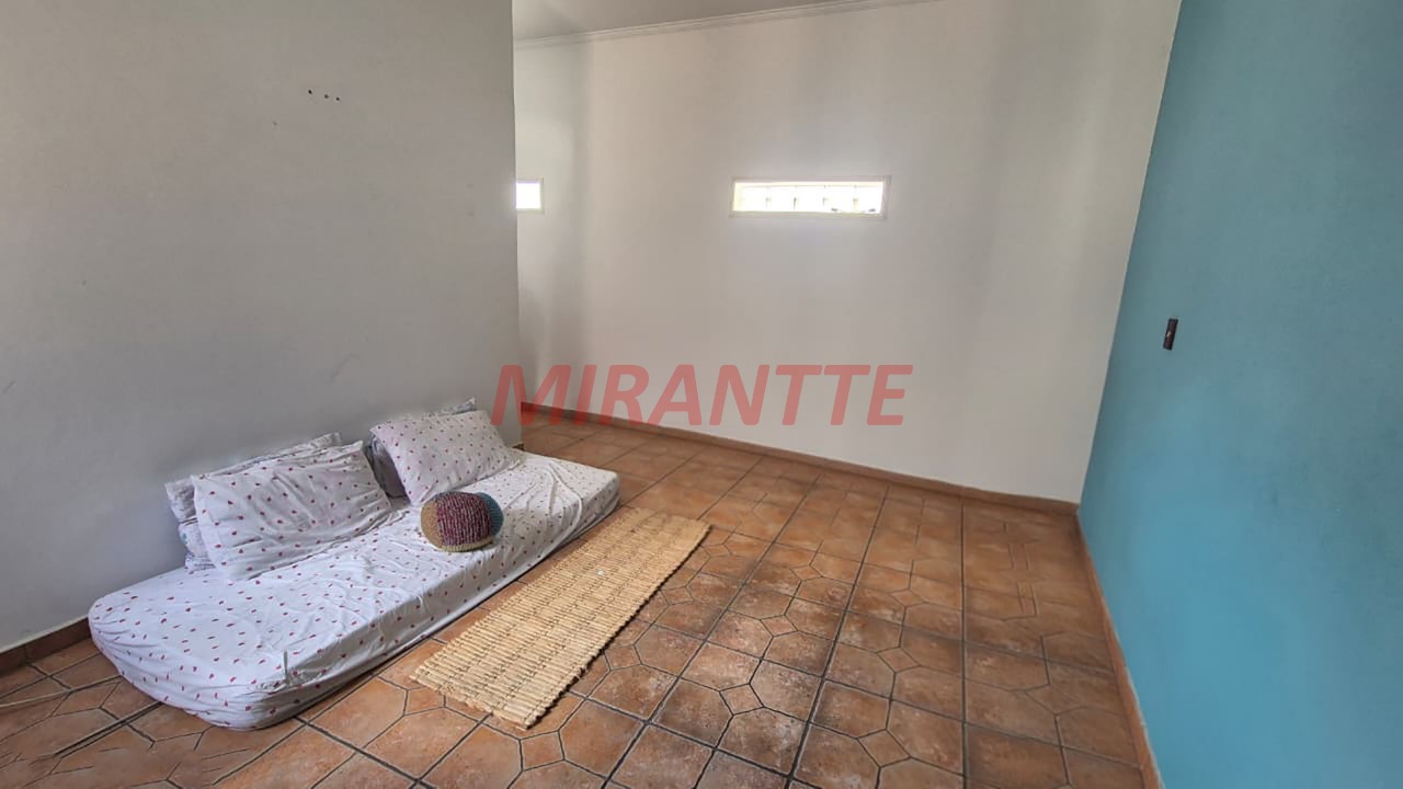 Sobrado de 269m² com 4 quartos em Vila Basileia