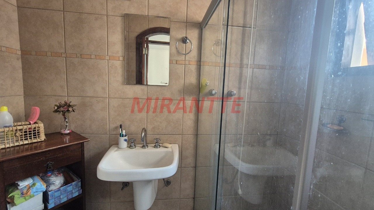 Sobrado de 269m² com 4 quartos em Vila Basileia