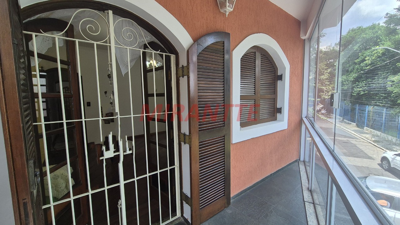 Sobrado de 269m² com 4 quartos em Vila Basileia