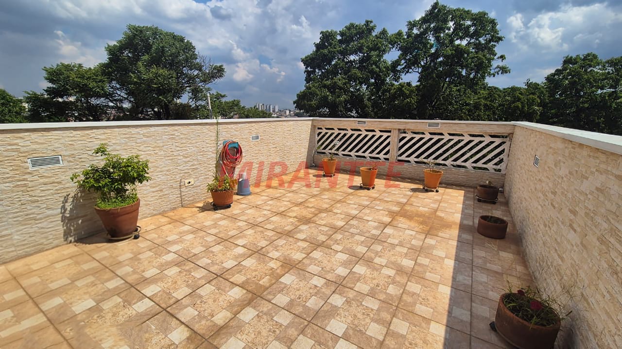 Sobrado de 269m² com 4 quartos em Vila Basileia