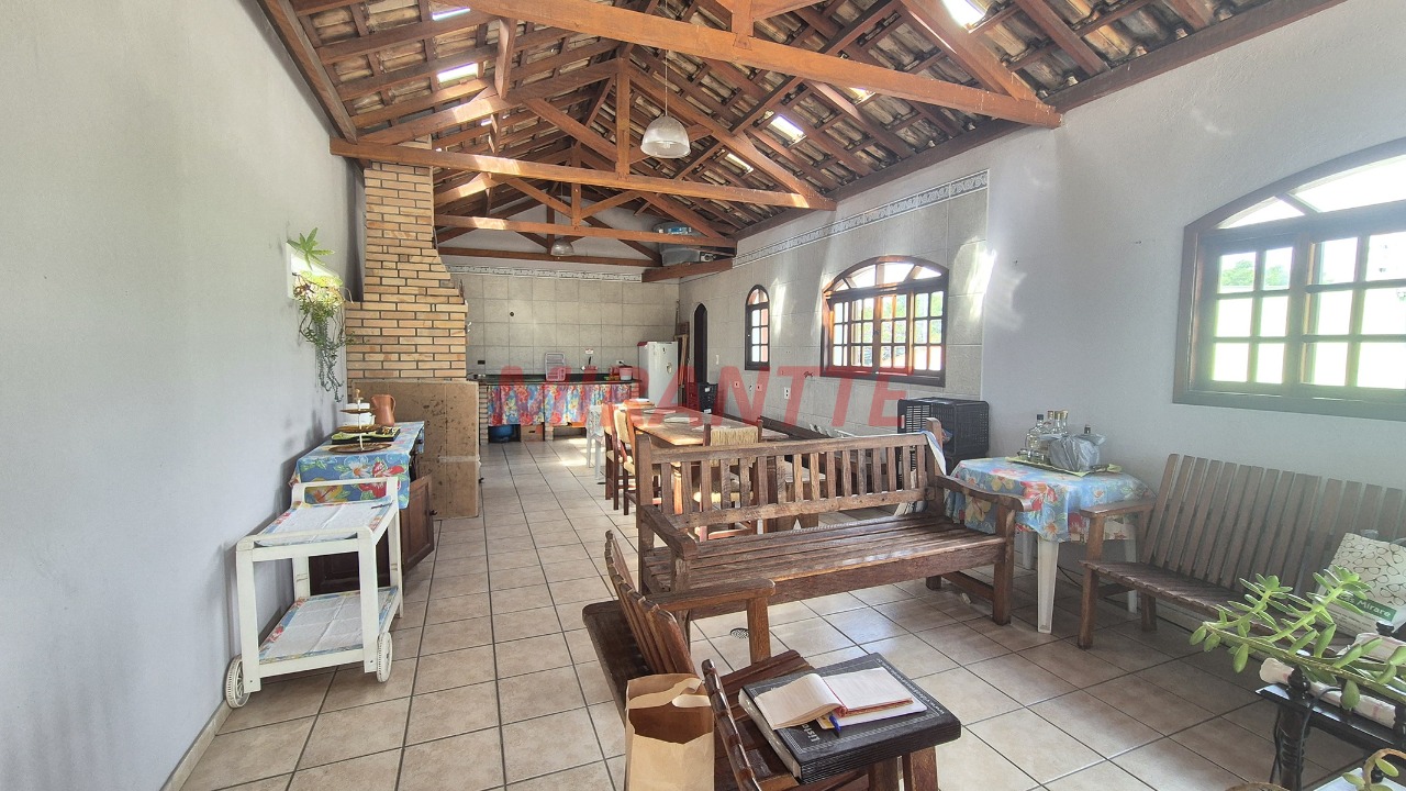 Sobrado de 269m² com 4 quartos em Vila Basileia