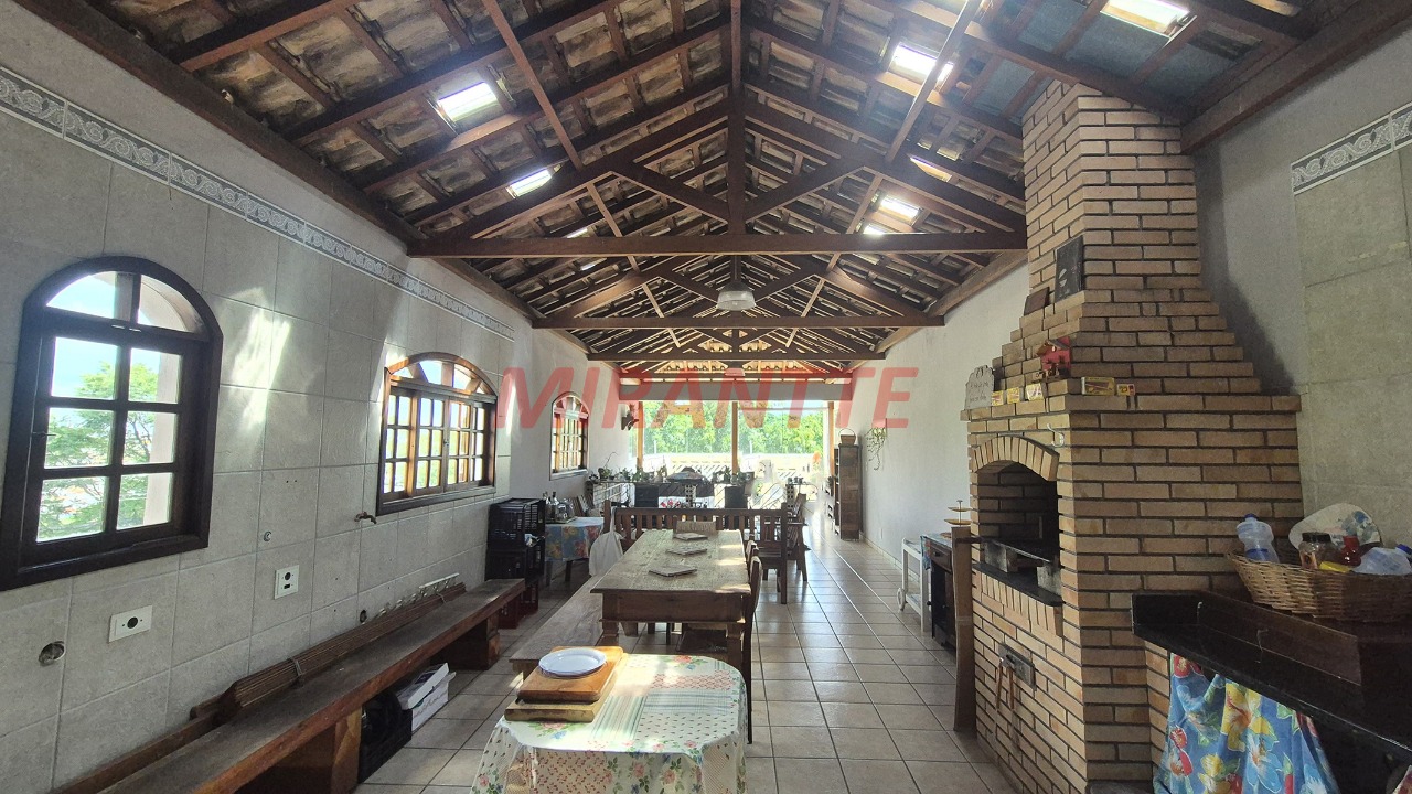 Sobrado de 269m² com 4 quartos em Vila Basileia