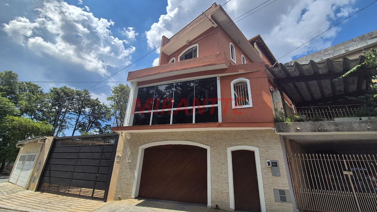 Sobrado de 269m² com 4 quartos em Vila Basileia