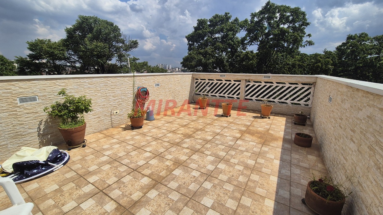 Sobrado de 269m² com 4 quartos em Vila Basileia