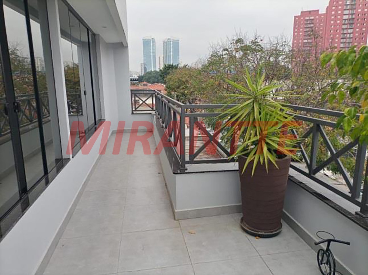 Comercial de 970m² em Casa Verde