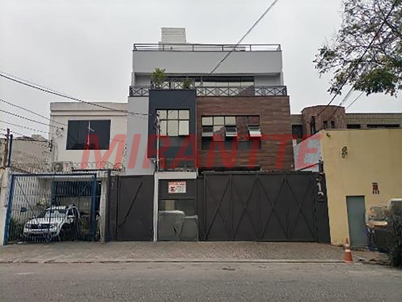 Comercial de 970m² em Casa Verde