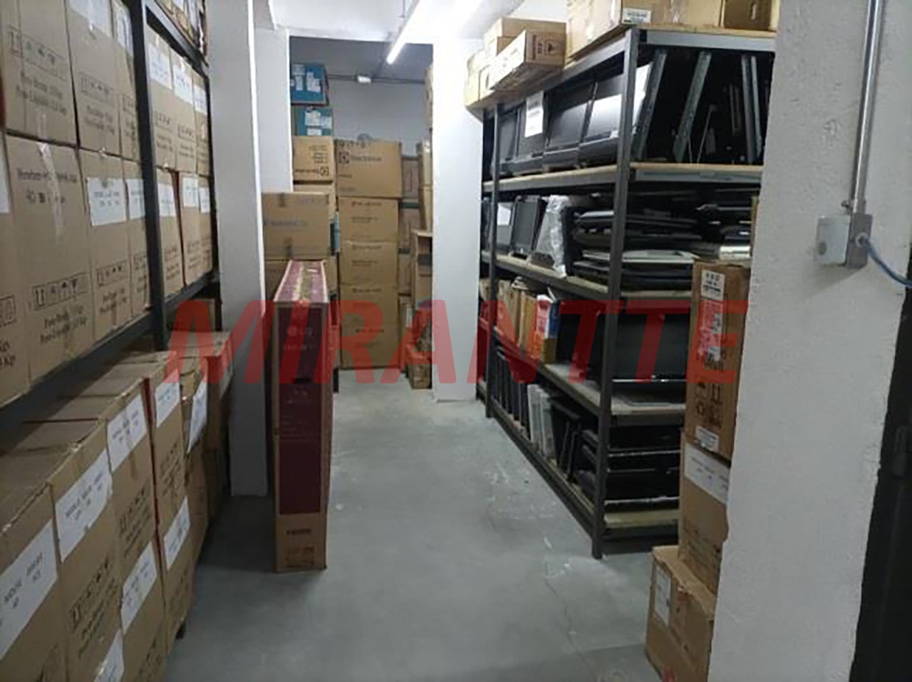 Comercial de 970m² em Casa Verde