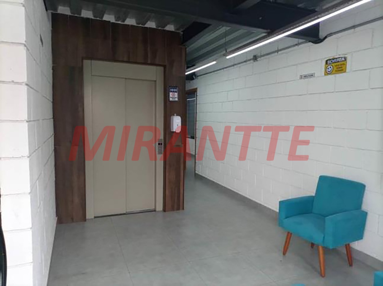 Comercial de 970m² em Casa Verde