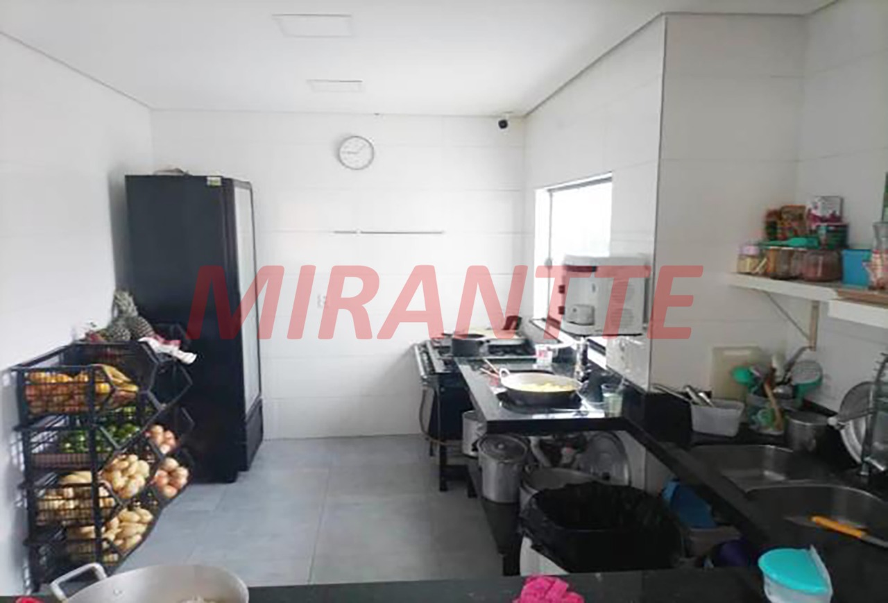 Comercial de 970m² em Casa Verde