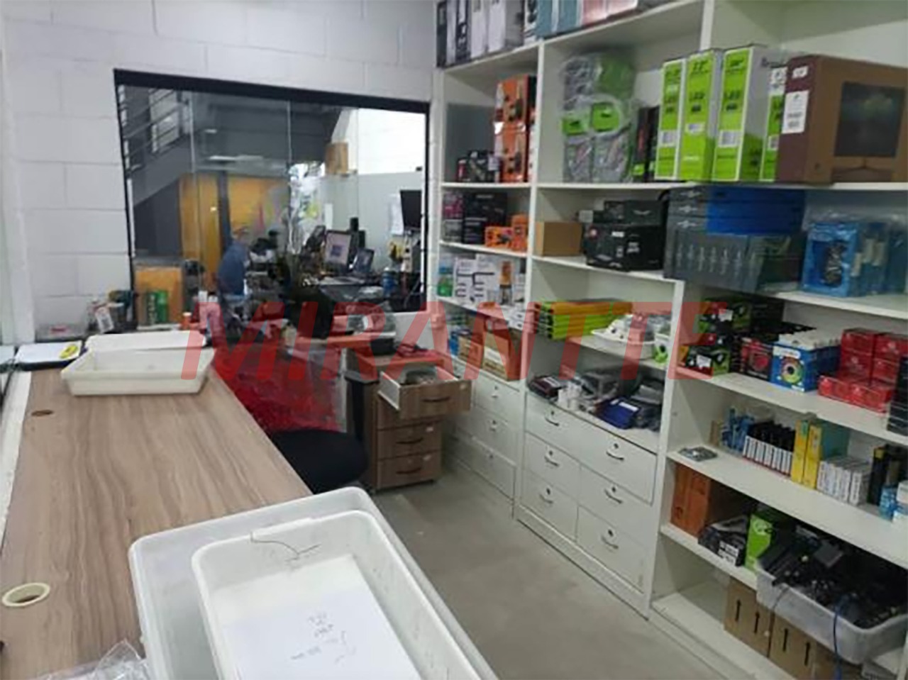 Comercial de 970m² em Casa Verde