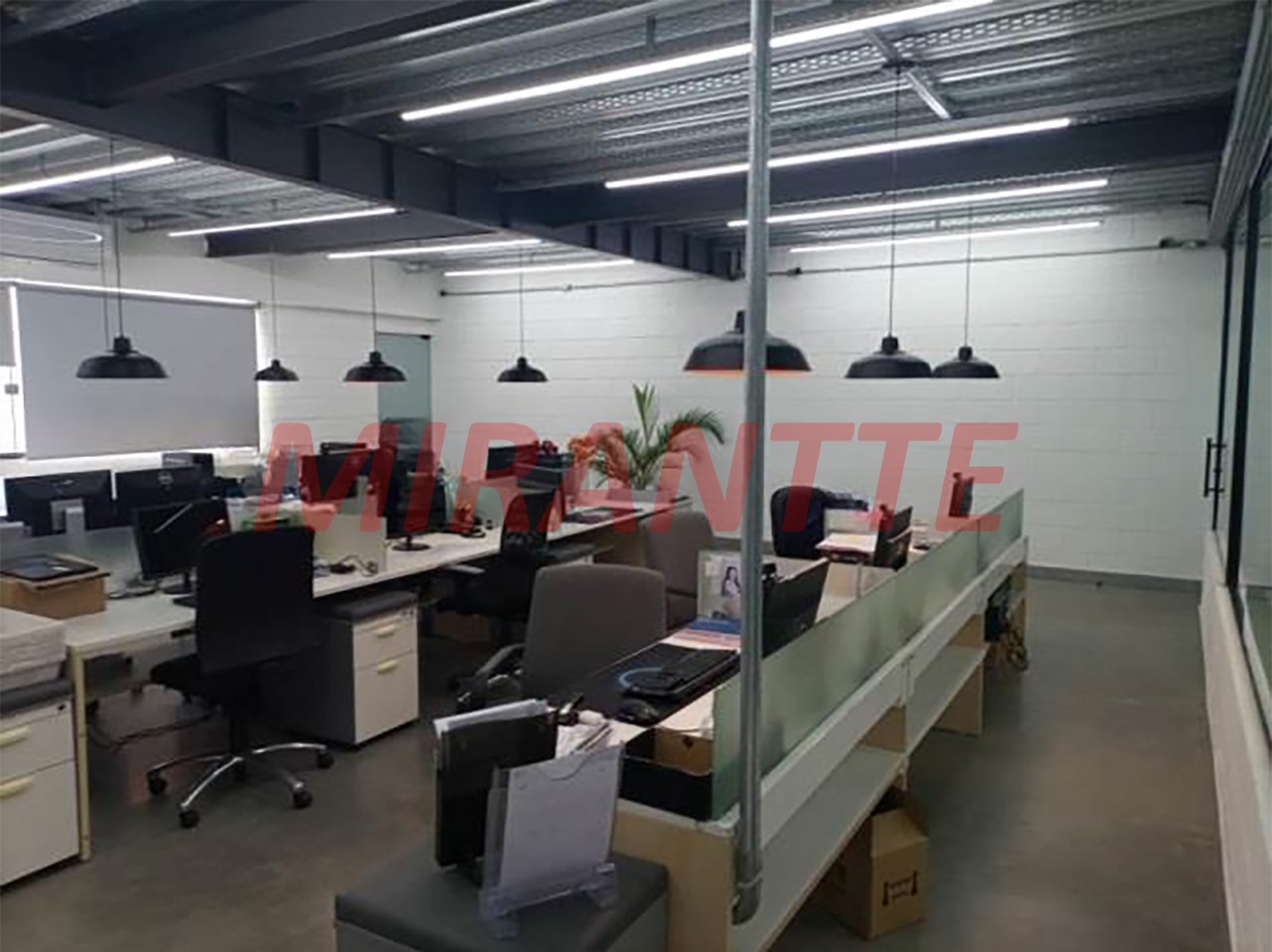 Comercial de 970m² em Casa Verde