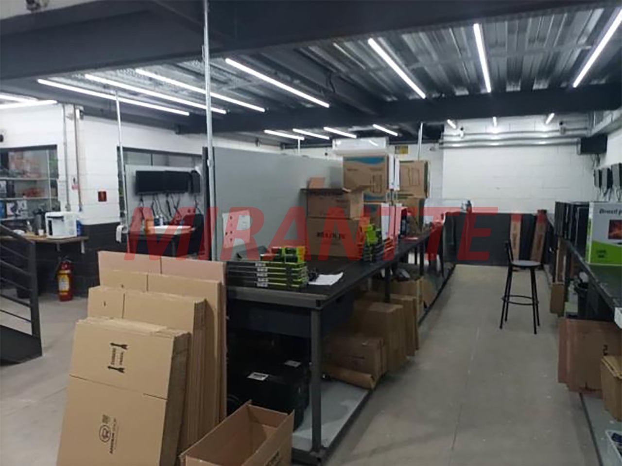 Comercial de 970m² em Casa Verde