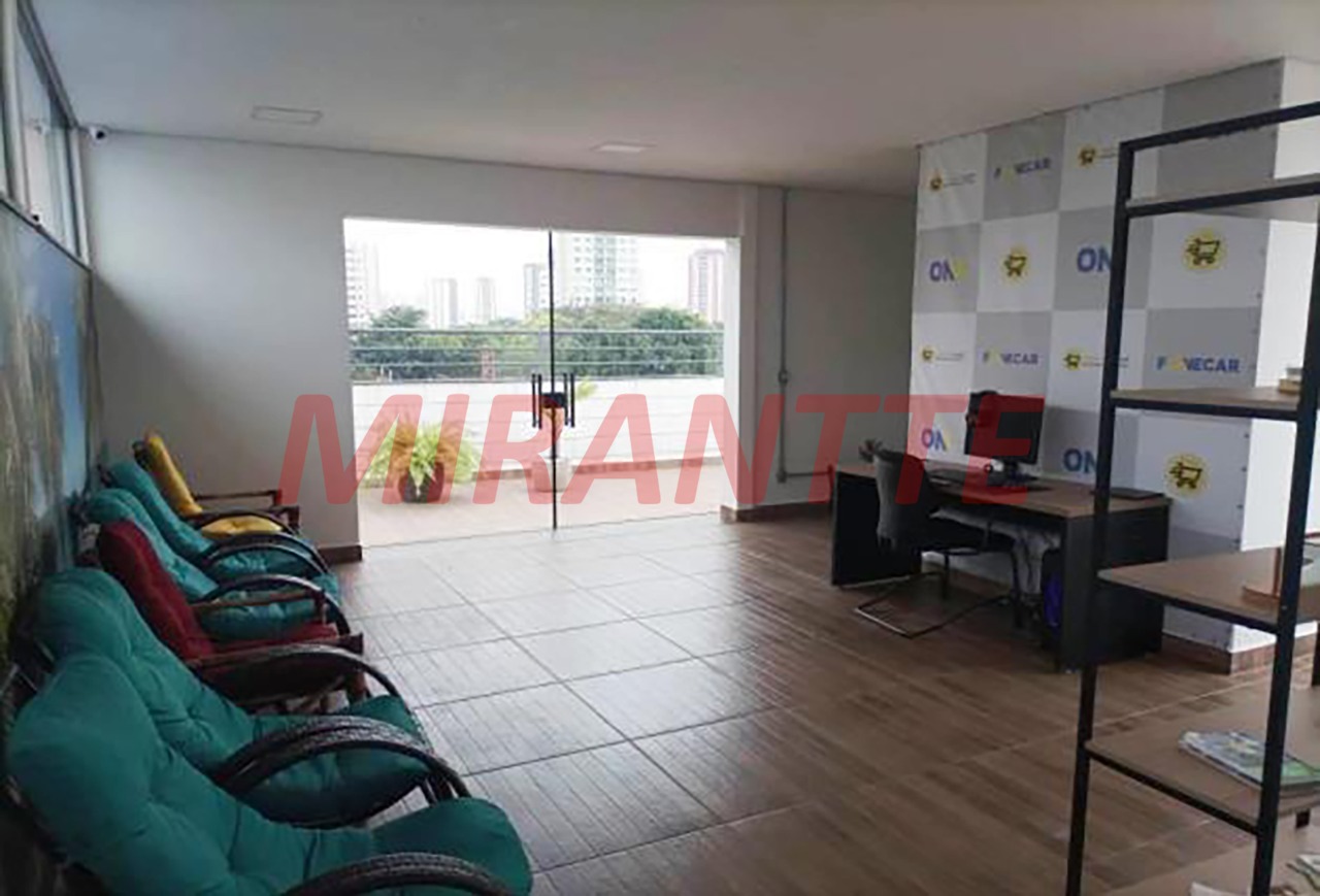 Comercial de 970m² em Casa Verde