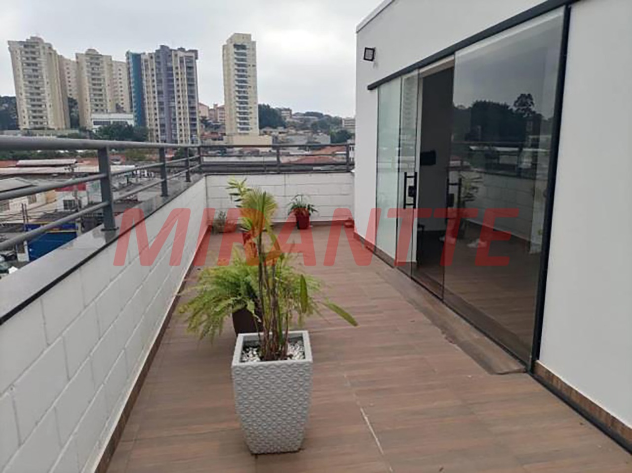 Comercial de 970m² em Casa Verde