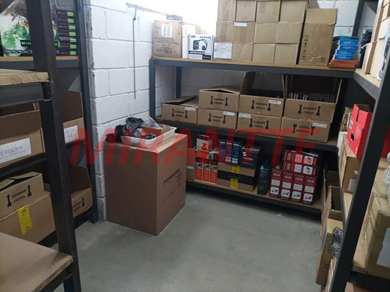 Comercial de 970m² em Casa Verde