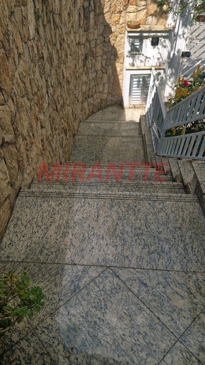Sobrado de 143m² com 4 quartos em Tremembe